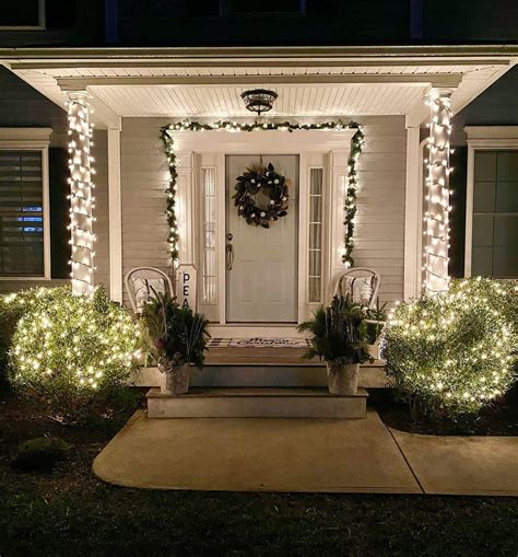29 Christmas Front Porch Ideas To Try This Holiday Season