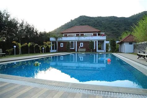 SR Jungle Resort Pool: Pictures & Reviews - Tripadvisor