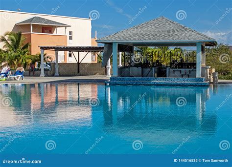 Swim-Up Pool Bar at Playa Paraiso Resort in Cayo Coco, Cuba Editorial ...
