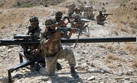 巴基斯坦安全部队展开反恐行动 3名巴塔高级指挥官在内的8名恐怖分子被杀-时政新闻-浙江在线
