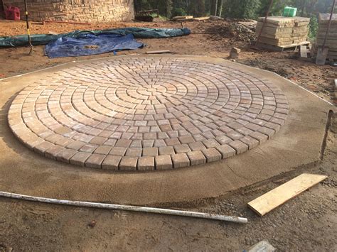 How To Make A Circle With Pavers at Paula Silber blog