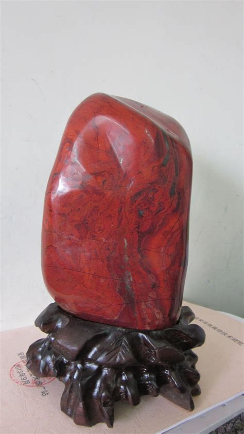 这个红色的石头是什么种类？_百度知道