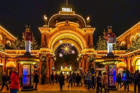 9 Amazing Christmas Vacation Ideas for Families | BEACHES