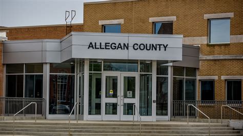 Emily Jipp becomes newest circuit court judge in Allegan County