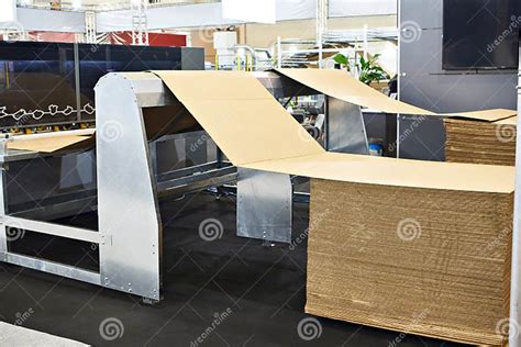 Cardboard Machine 的图像结果