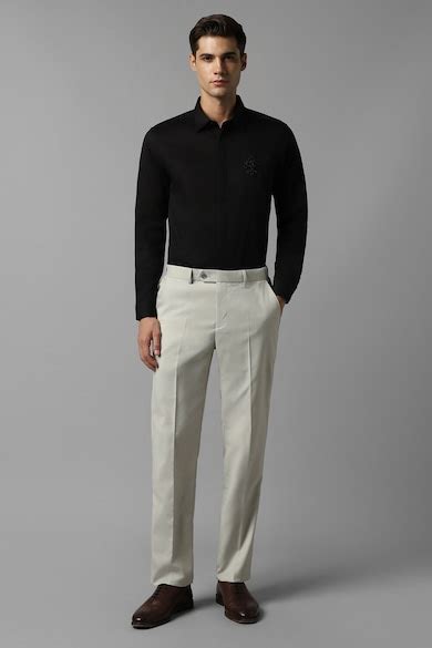 Buy Men Black Slim Fit Embroidered Full Sleeves Formal Shirt Online ...