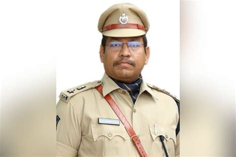 Hyderabad: Police question Telangana IPS officer Naveen Kumar in ...