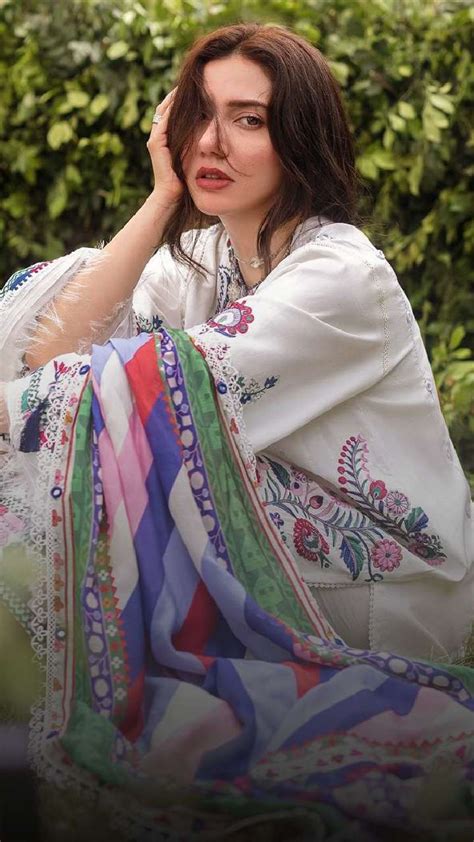 6 Beautiful White Suits For First Holi After Marriage