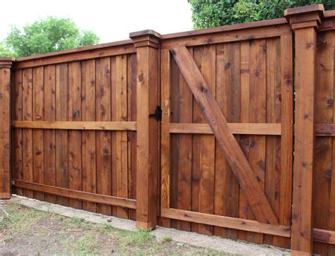 Pin by Dallas Quinn on Fence/Gates | Building a gate, Privacy fence ...