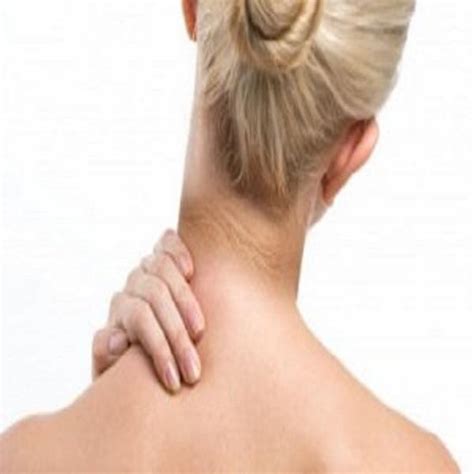 काली गर्दन की वजह से नहीं पहनती डीपनेक तो करें ये काम - how-to-get-rid ...