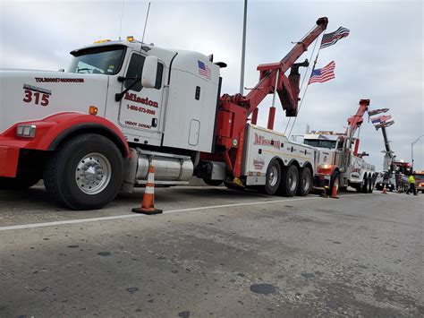 24/7 Heavy Towing in Westlake Village, TX | Heavy Duty Tow Truck