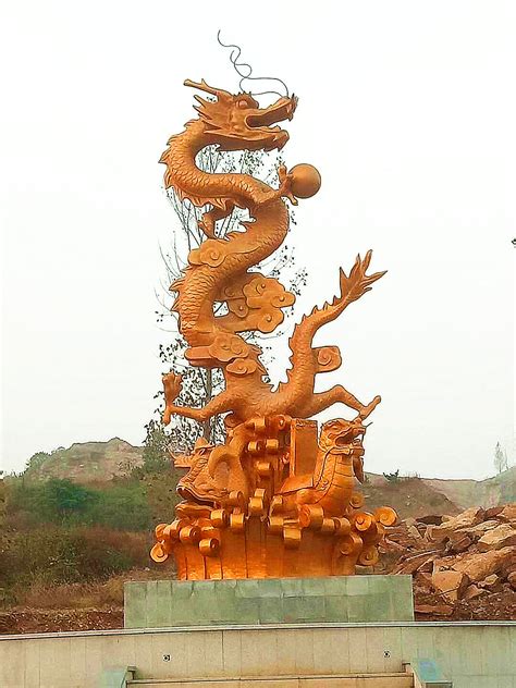 雕塑定制产品可以使用玻璃钢吗 - 深圳市温顿艺术家具有限公司