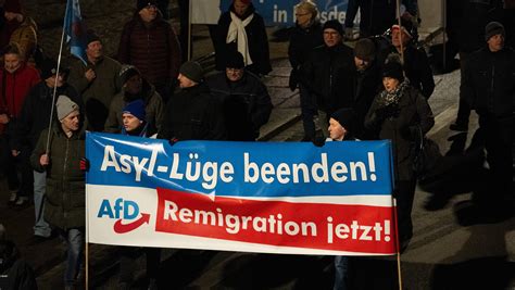 "Remigration": Was ist damit gemeint? Und was noch? | BR24