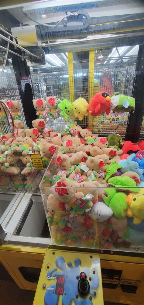 Hello Kitty Claw Machine 的图像结果