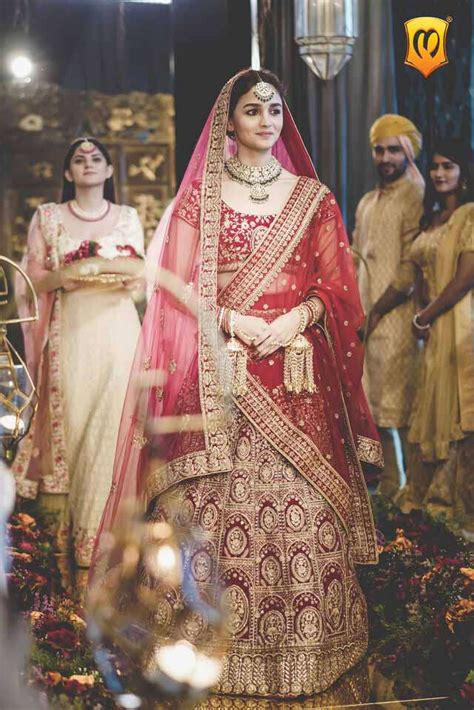 Alia Bhatt channels the #DulhanWaliFeeling as a sassy bride | Femina.in