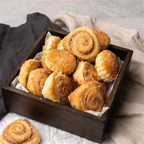 Mini Pie Crust (VIDEO) - Spatula Desserts