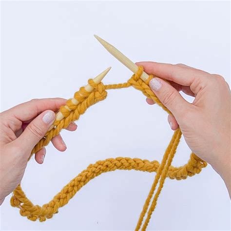 Knitting in the Round [5 Easy Steps]