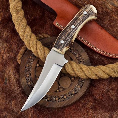 Handcrafted Custom Deer Skinning Knife with Antler Handle – MONSTERBASS