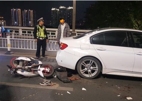 广西南宁市又发生一起惊险车祸，位于邕江大桥，现场令人触目惊心_广西互联网新闻_小兔兔网络