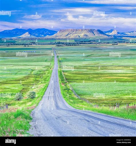 road heading from the greenfields bench towards crown butte near simms ...