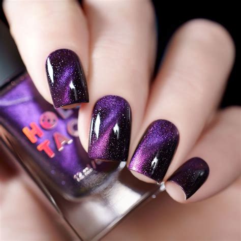Buy Holo Taco- Queen's Curse Purple Magnetic Nail Polish in India | ILMP