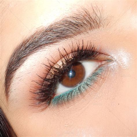 How To Apply Kajal In 6 Different Ways – Moraze Cosmetics