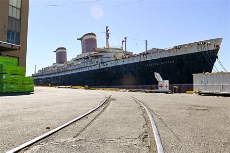 SS United States ready to leave Philadelphia for Florida