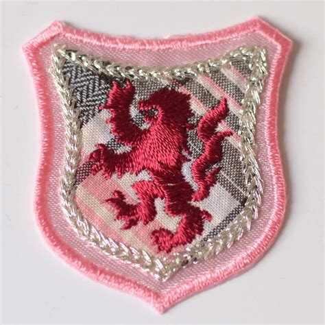 Petit écusson brodé thermocollant lion rouge - A&A Patrons