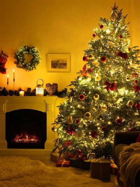 Magical Christmas Tree Decoration Ideas for Living Room
