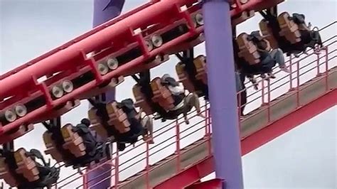 Roller coaster breaks down in Thailand, visitors left hanging for 20 ...