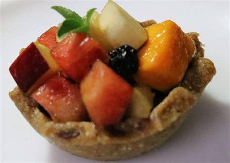 Fresh fruits and dates tart Recipe by Rita Arora - Cookpad