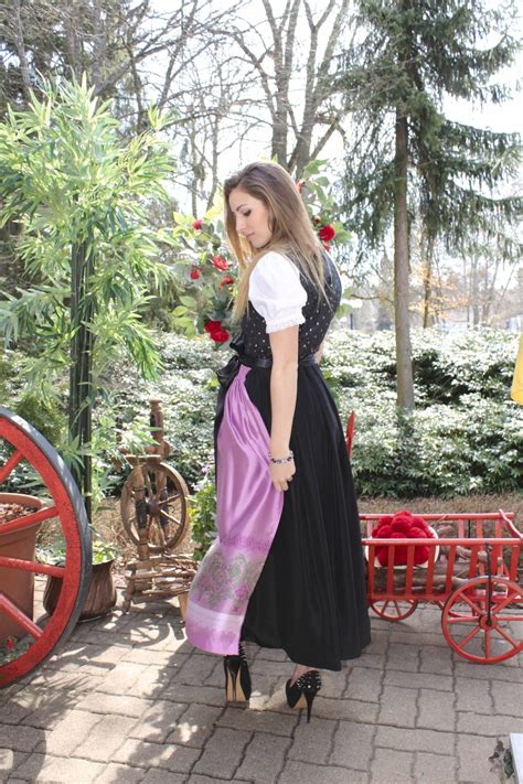 Dirndl lang traditionell, fetzig bis festlich