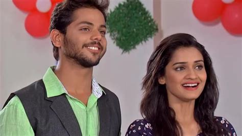 Watch Phulpakhru TV Serial 24th April 2018 Full Episode 298 Online on ZEE5