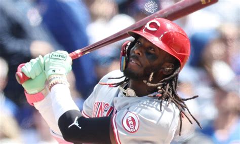 Elly De La Cruz hits home run as he plays through devastating family loss