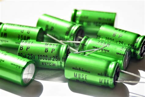 4 pcs Nichicon ES Muse Bipolar 10V 22uf Audio Grade : Amazon.in ...