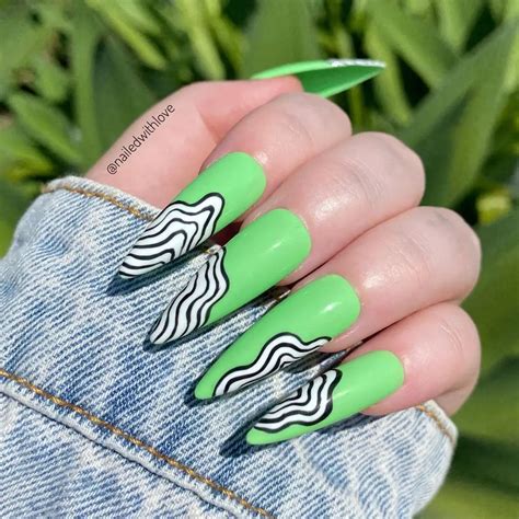 30 Best Black & Green Nail Design Ideas You Should Check