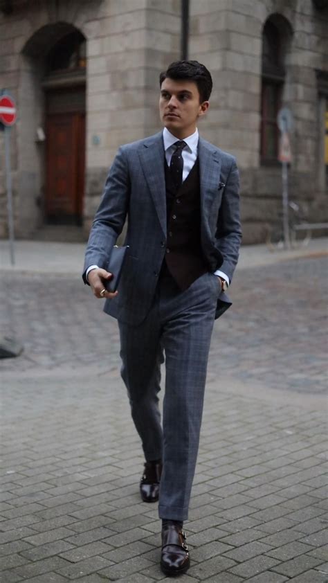 Blue Business Suit 的图像结果