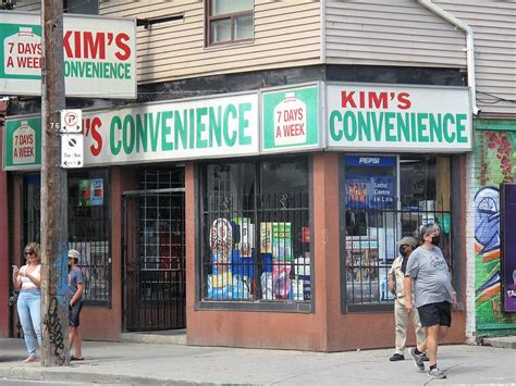 Kim Convenience Store 的图像结果