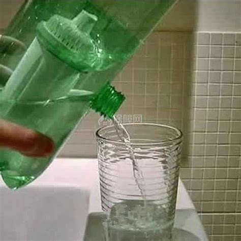 家居DIY：简单雪碧瓶手工制作 自制家庭净水器的方法 - 装修保障网
