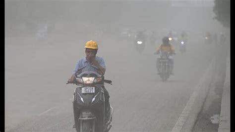 ‘Dust corridors’, crumbling footpaths spell civic mess in Lucknow