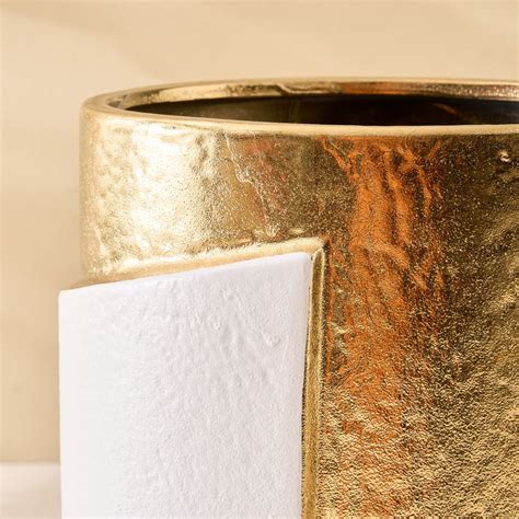 Buy Evoke Ivy Ceramic Vase from Home Centre at just INR 1899.0