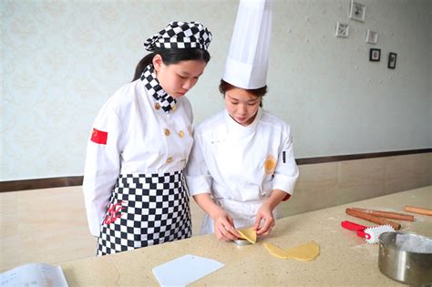 新东方厨师学校学厨师学费要多少_学厨师_陕西新东方烹饪学校