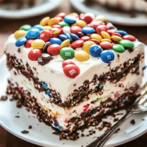 Easy M&M Ice Cream Sandwich Cake Recipe – Beth's Quick Bites