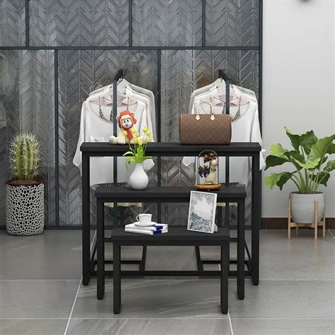 Display of Cloth Design 的图像结果