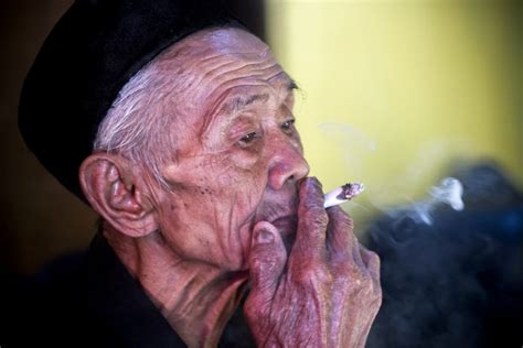 Dalil-dalil Akurat yang Membolehkan Merokok