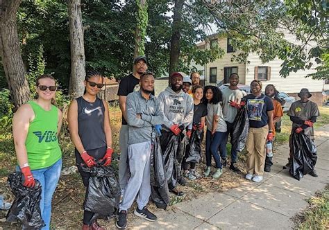 Suitland Parkway Volunteer Day, 2401 Alabama Ave SE, Washington, 6 ...