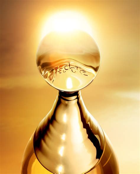 Rihanna Is the New Face of Dior's Iconic J'adore Fragrance | Preview.ph