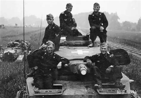 二战：装甲集群与装甲集团军群，是怎样的建制_德军