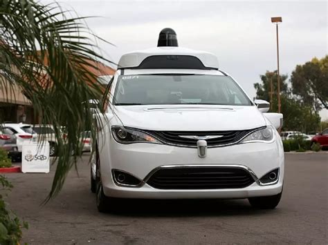 Self Driving Car Tested With Help Of 5G Network, Here's How It's ...