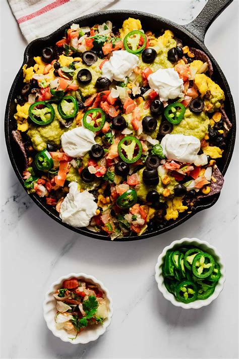 Breakfast Nachos (Fast & Easy Crowd Pleaser!) - Heavenly Home Cooking